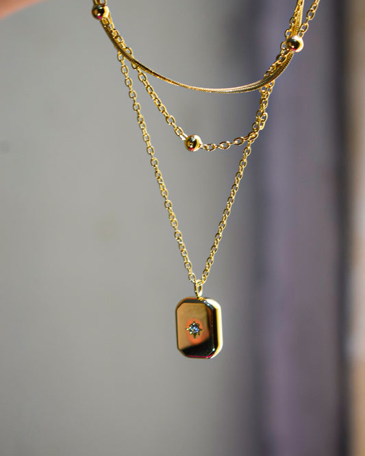 Gold-Tone Layered Necklace with Geometric Pendant – Imitation Jewelry