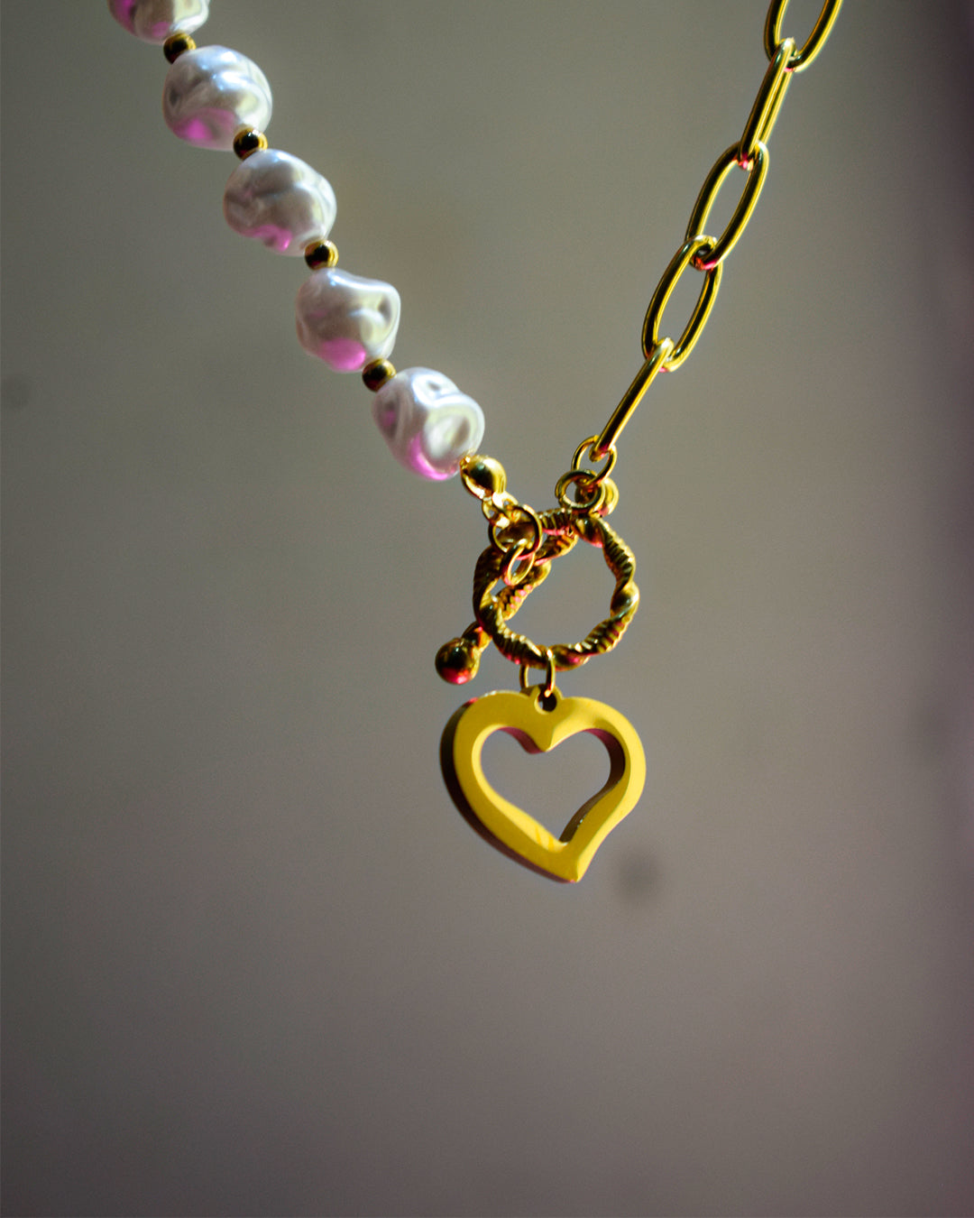 Gold-Tone Heart Pendant Necklace with Pearl Beads – Imitation Jewelry